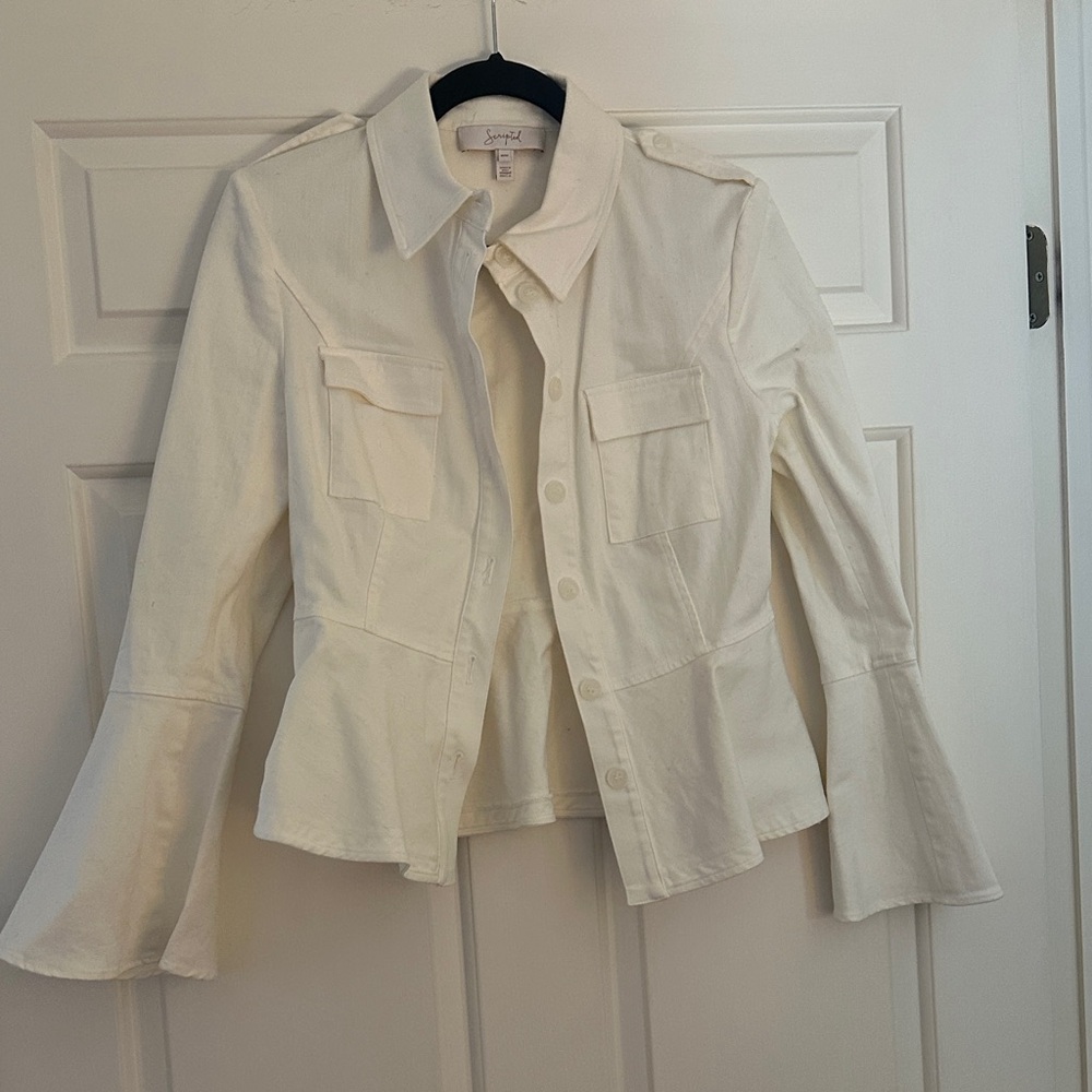 Elegant White Flared Sleeve Blazer